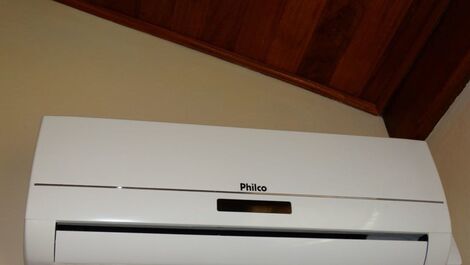 Excelente casa com piscina 25 pessoas a 100m da praia Santinho