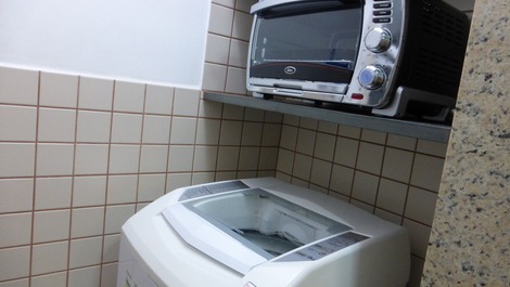 Maravilhosa vista do mar, com conforto e lazer (100mts da praia). (FT)