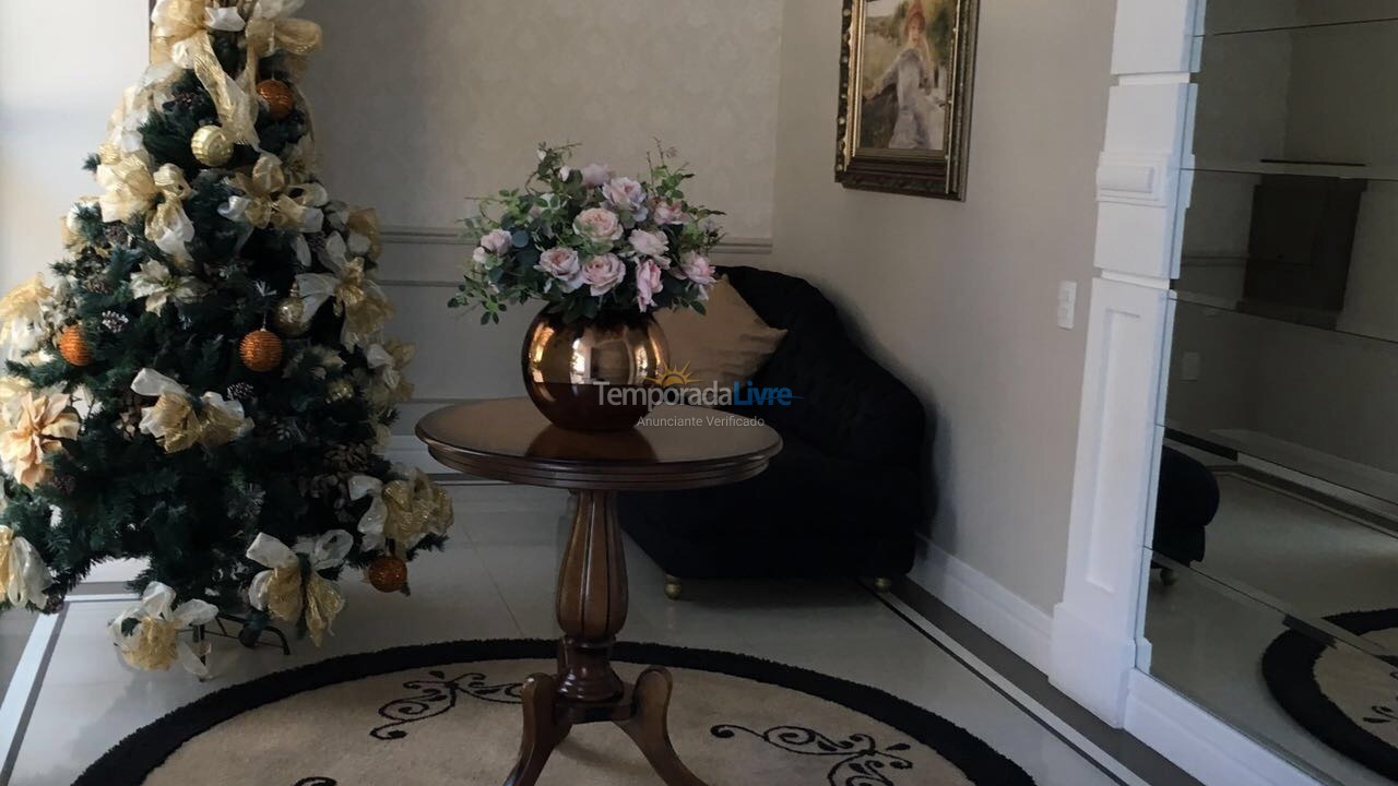 Apartamento para aluguel de temporada em Itapema (Meia Praia)