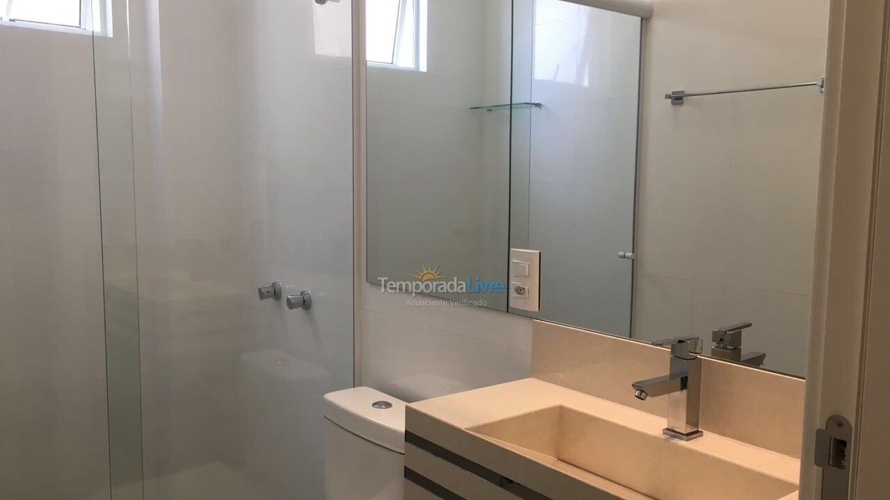 Apartamento para aluguel de temporada em Itapema (Meia Praia)