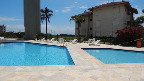 Apartment in English overlooking the sea.