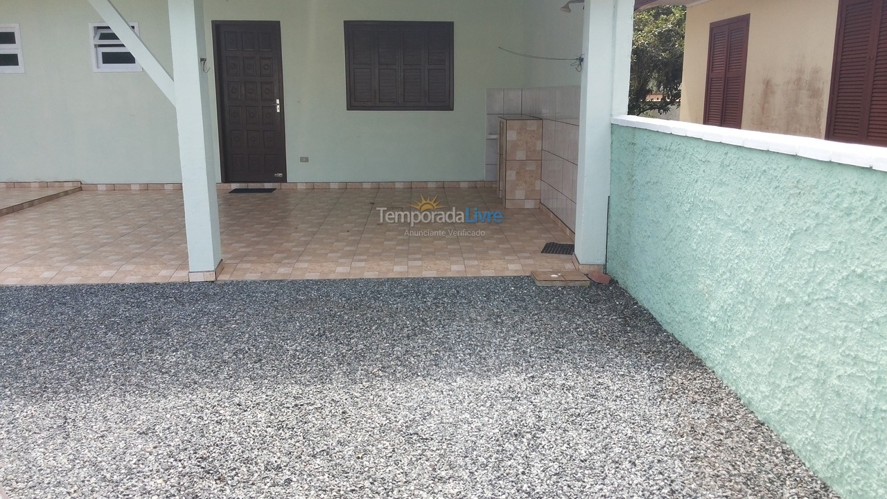 Casa para aluguel de temporada em Itapoá (Barra do Saí)