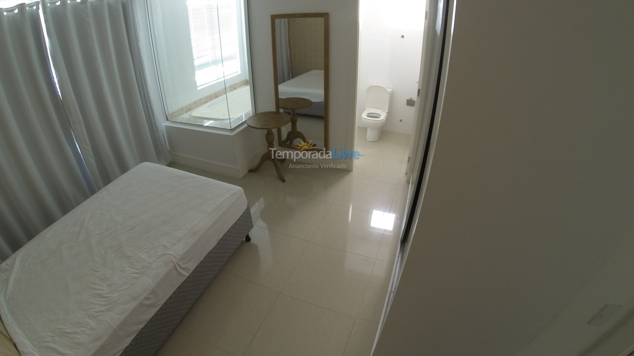 Apartment for vacation rental in Itapema (Meia Praia)