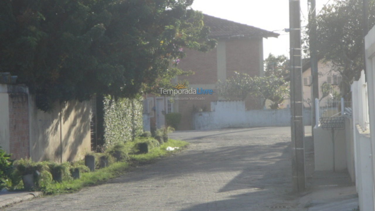 Apartamento para aluguel de temporada em Florianópolis (Ponta das Canas)
