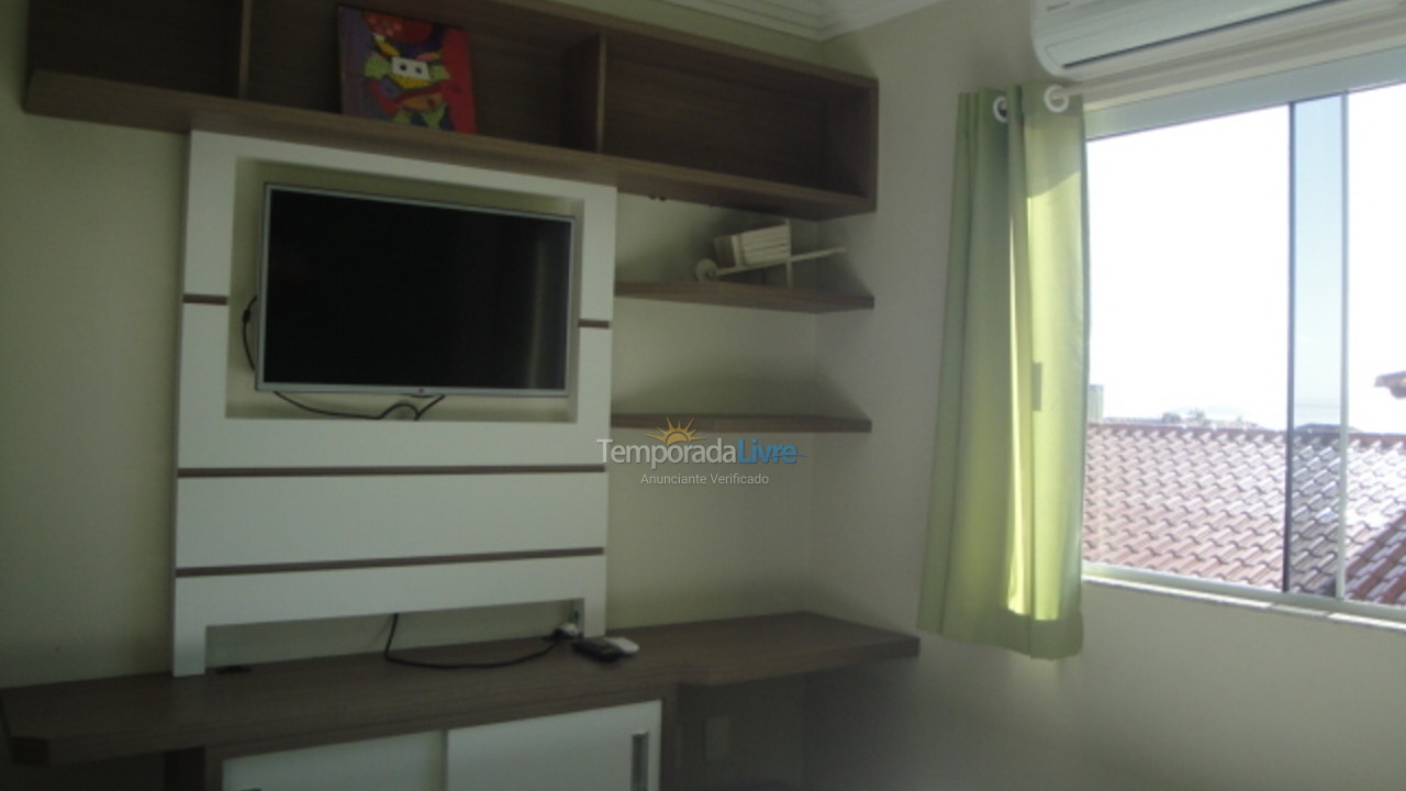 Apartamento para aluguel de temporada em Florianópolis (Ponta das Canas)