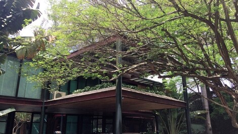 Escénica MANSIÓN - CLAUDIO BERNARDES PROYECTO - JARDINES 8.000 m2
