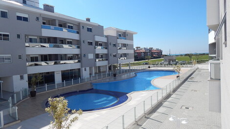 APARTMENT 6 ENGLISH PEOPLE