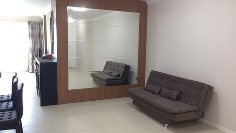 LINDO APTO FRENTE AO MAR 4 SUÍTES, 2 VAGAS