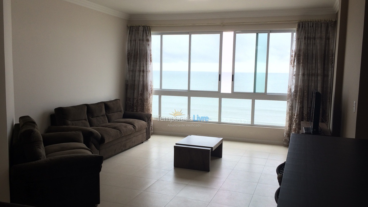 Apartamento para aluguel de temporada em Itapema (Meia Praia)