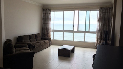 LINDO APTO FRENTE AO MAR 4 SUÍTES, 2 VAGAS