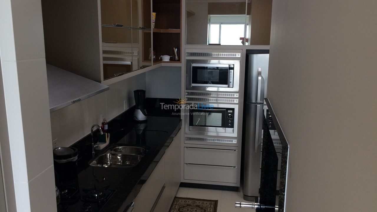 Apartamento para aluguel de temporada em Itapema (Meia Praia)