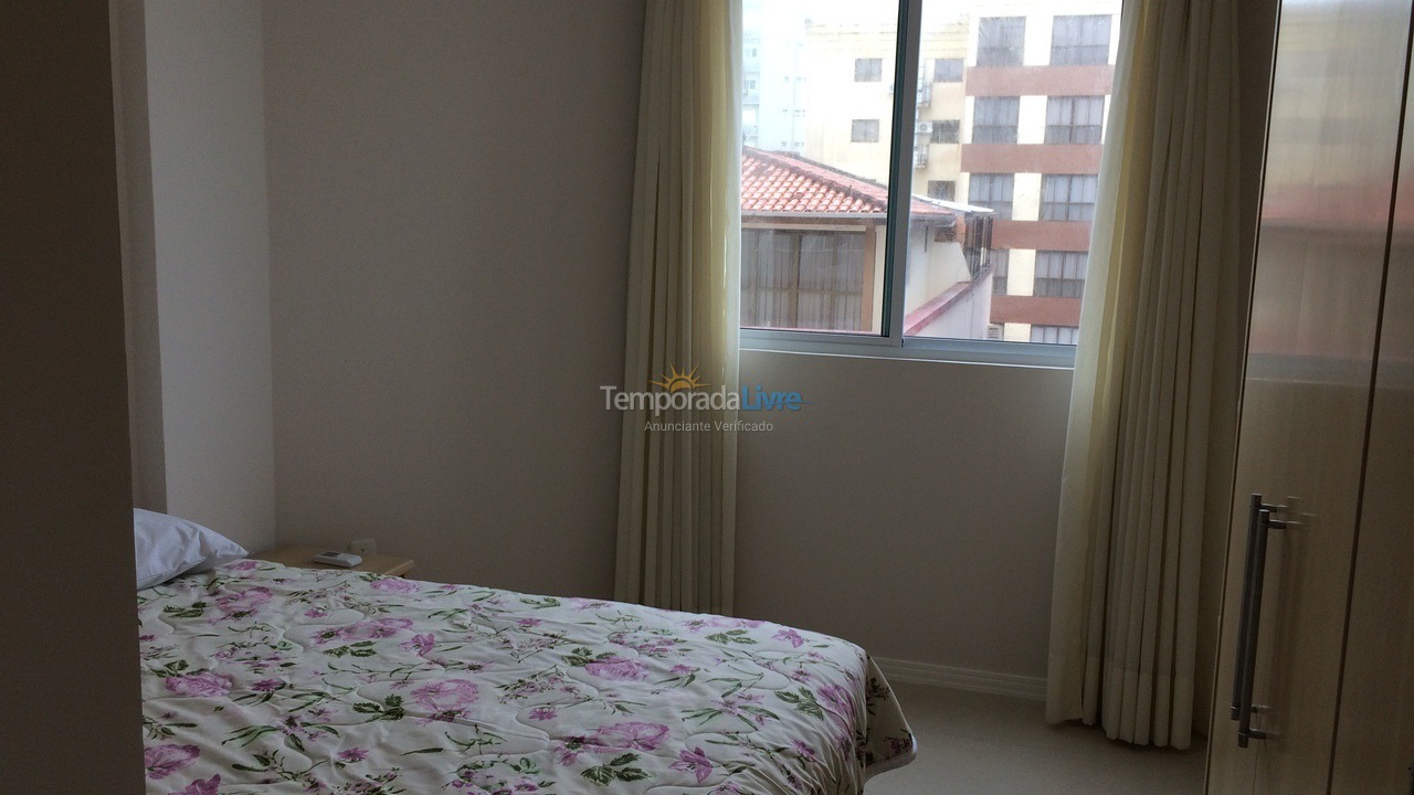 Apartamento para aluguel de temporada em Itapema (Meia Praia)