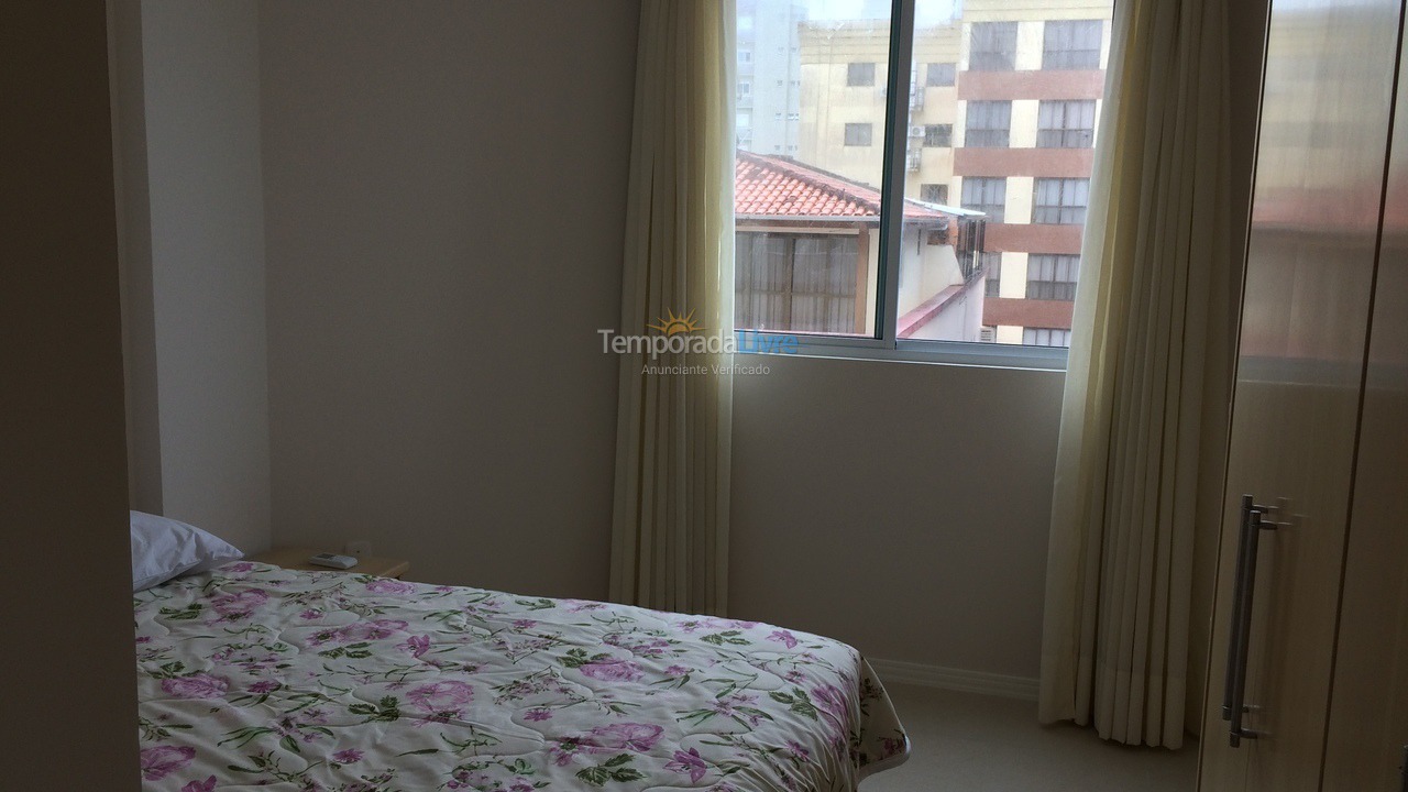 Apartamento para aluguel de temporada em Itapema (Meia Praia)