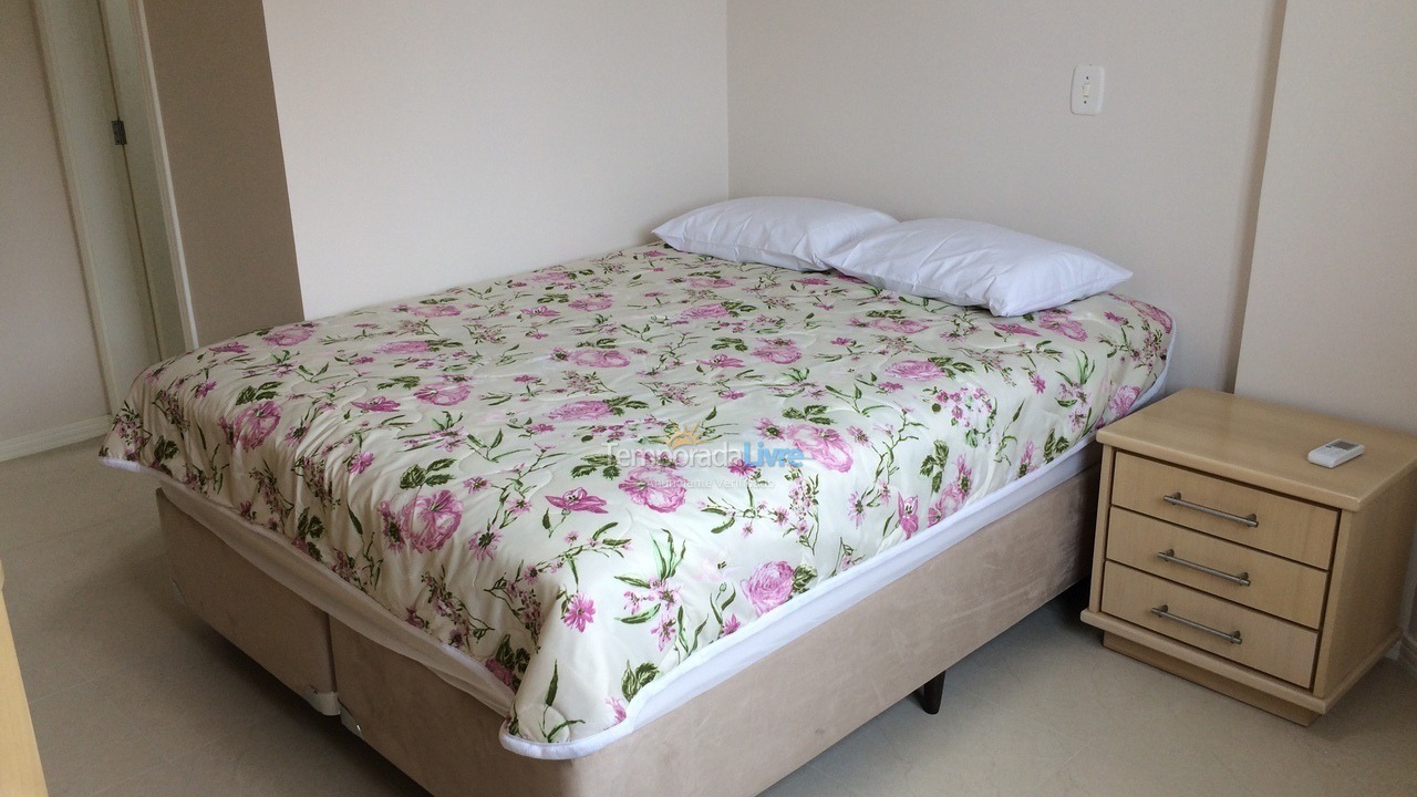 Apartamento para aluguel de temporada em Itapema (Meia Praia)