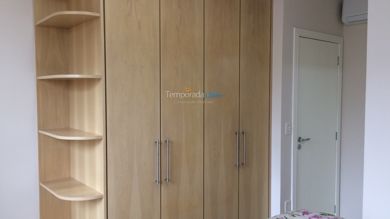 Apartamento para aluguel de temporada em Itapema (Meia Praia)