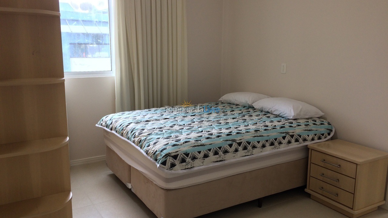 Apartamento para aluguel de temporada em Itapema (Meia Praia)