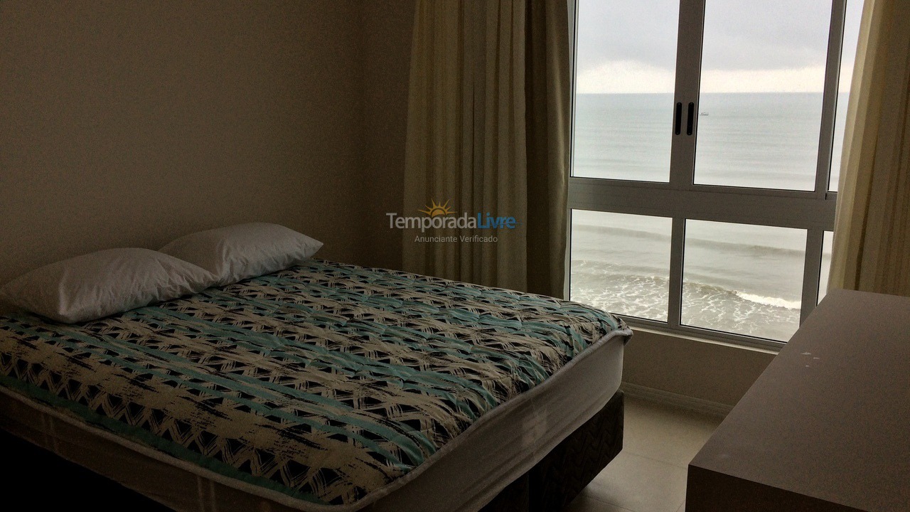 Apartamento para aluguel de temporada em Itapema (Meia Praia)