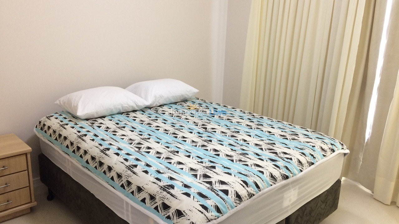 Apartamento para aluguel de temporada em Itapema (Meia Praia)