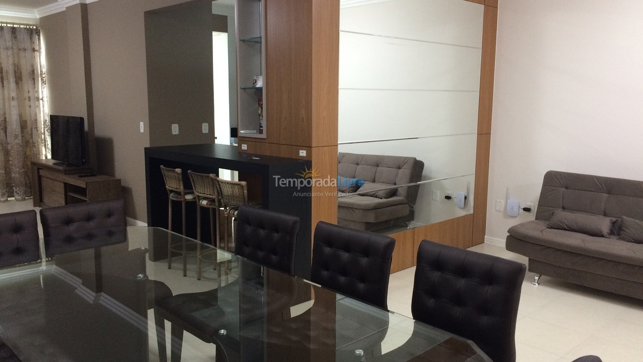 Apartamento para aluguel de temporada em Itapema (Meia Praia)