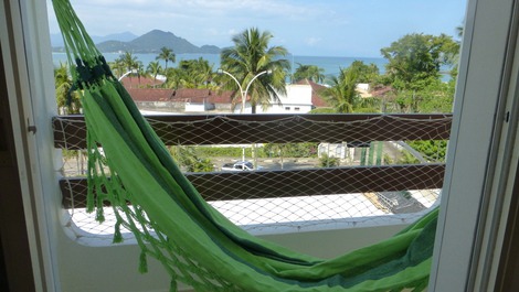 Maravilhosa vista do mar, com conforto e lazer (100mts da praia). (FT)