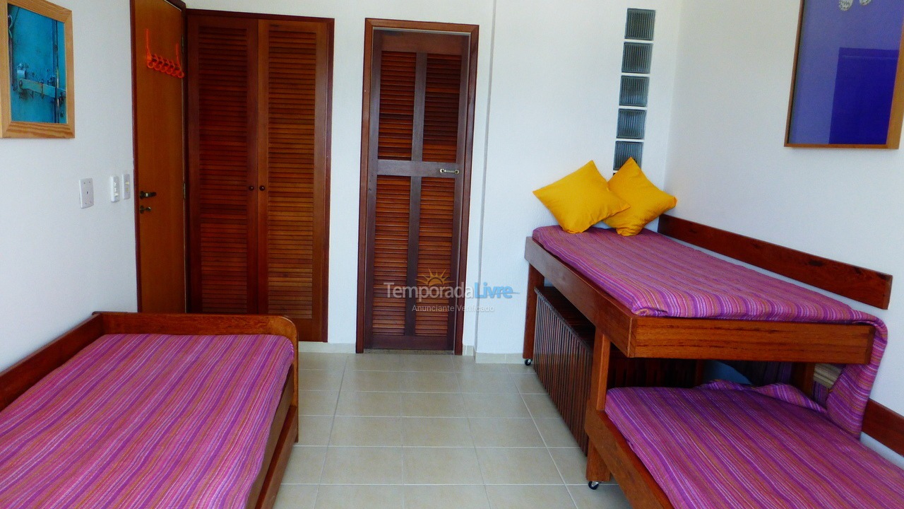 Apartamento para aluguel de temporada em Ubatuba (Praia das Toninhas)