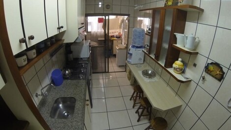 Ap-129 Apartamento 03 dormitorios, cerca de la Avenida
