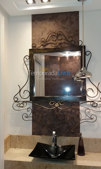 Apartamento para aluguel de temporada em Itapema (Meia Praia)