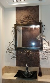 LINDO 3 SUÍTES MUITO PRÓXIMO DA PRAIA CENTRO DE ITAPEMA