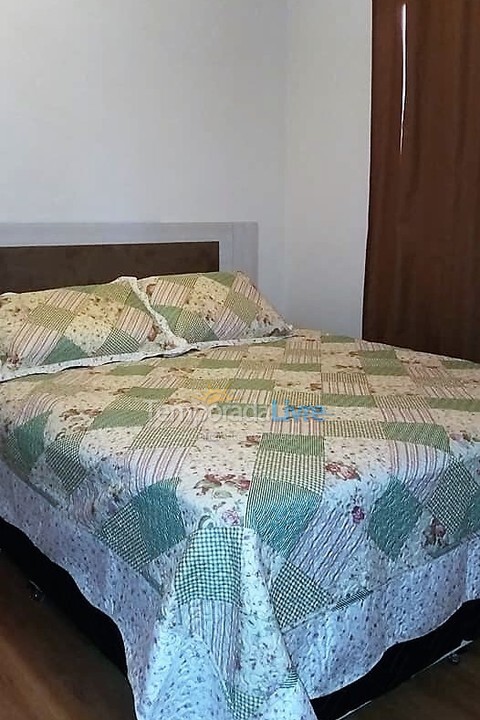 Apartamento para aluguel de temporada em Itapema (Meia Praia)