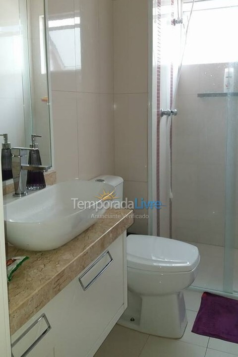 Apartamento para aluguel de temporada em Itapema (Meia Praia)