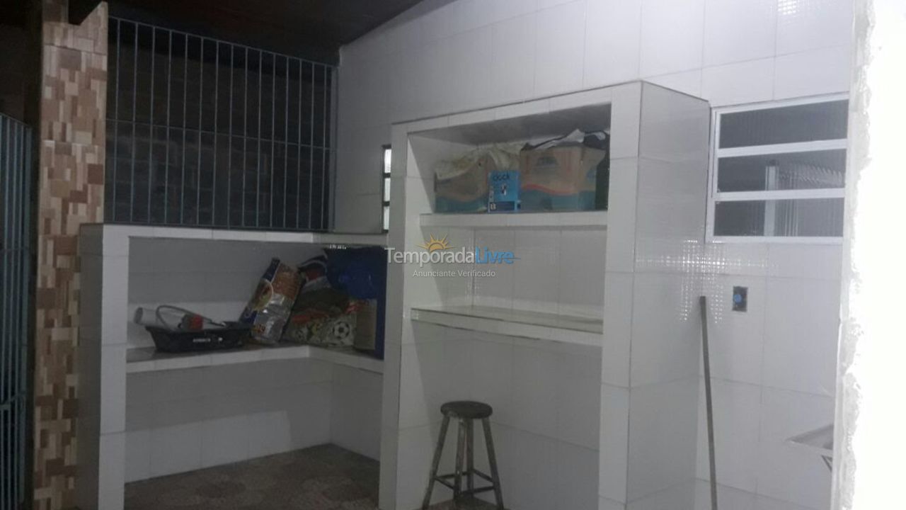 Casa para aluguel de temporada em Ubatuba (Pereque Açu)