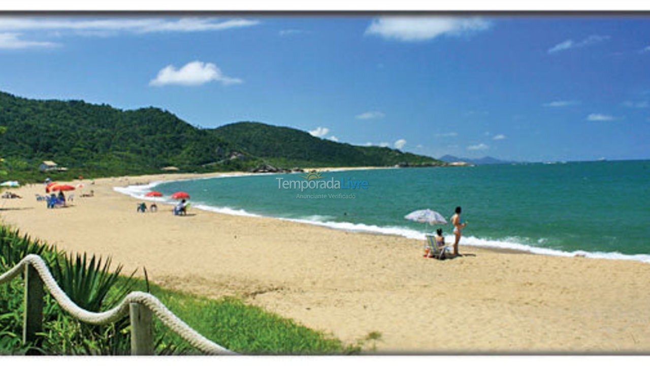 House for vacation rental in Balneário Camboriú (Praia do Estaleirinho)