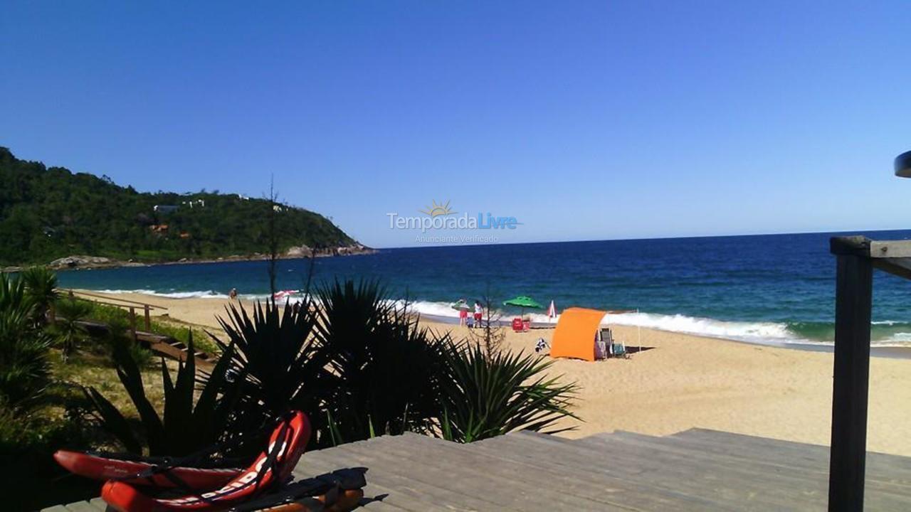 House for vacation rental in Balneário Camboriú (Praia do Estaleirinho)