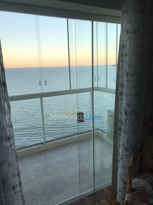 Apartamento para aluguel de temporada em Balneário Camboriú (Praia Central)