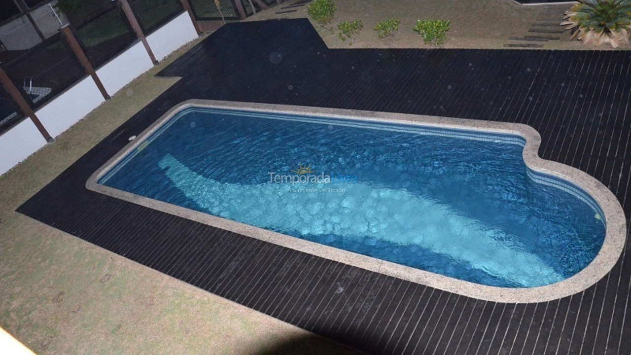 Casa para aluguel de temporada em Balneário Camboriú (Praia do Estaleirinho)