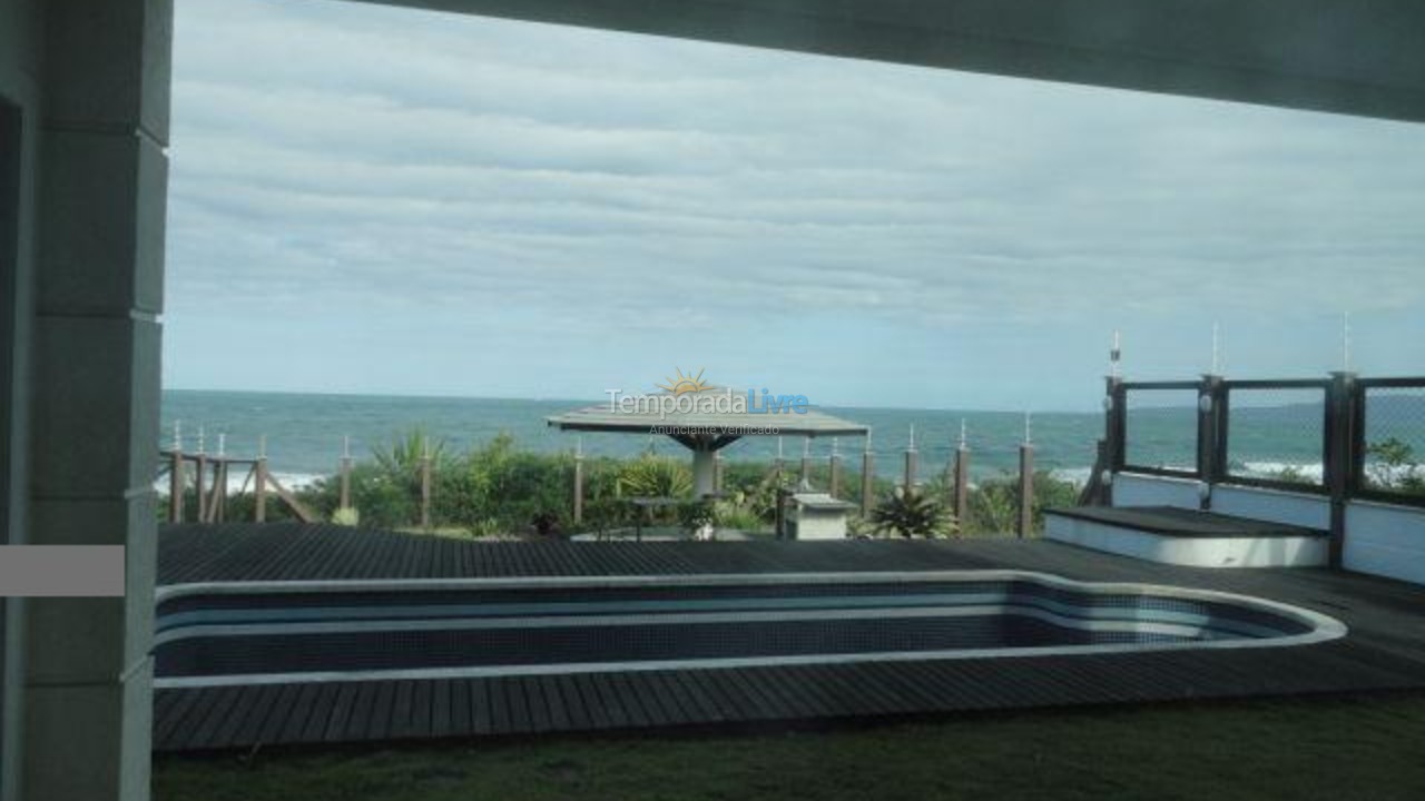 Casa para aluguel de temporada em Balneário Camboriú (Praia do Estaleirinho)