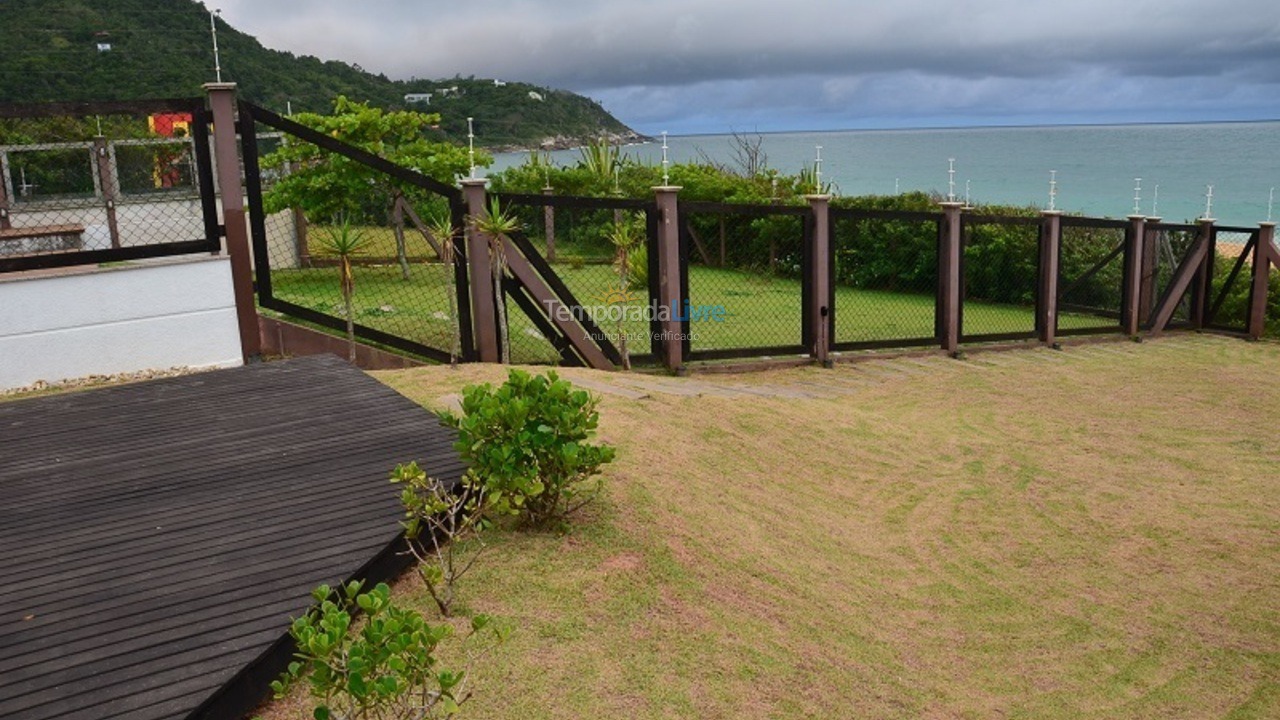 Casa para aluguel de temporada em Balneário Camboriú (Praia do Estaleirinho)