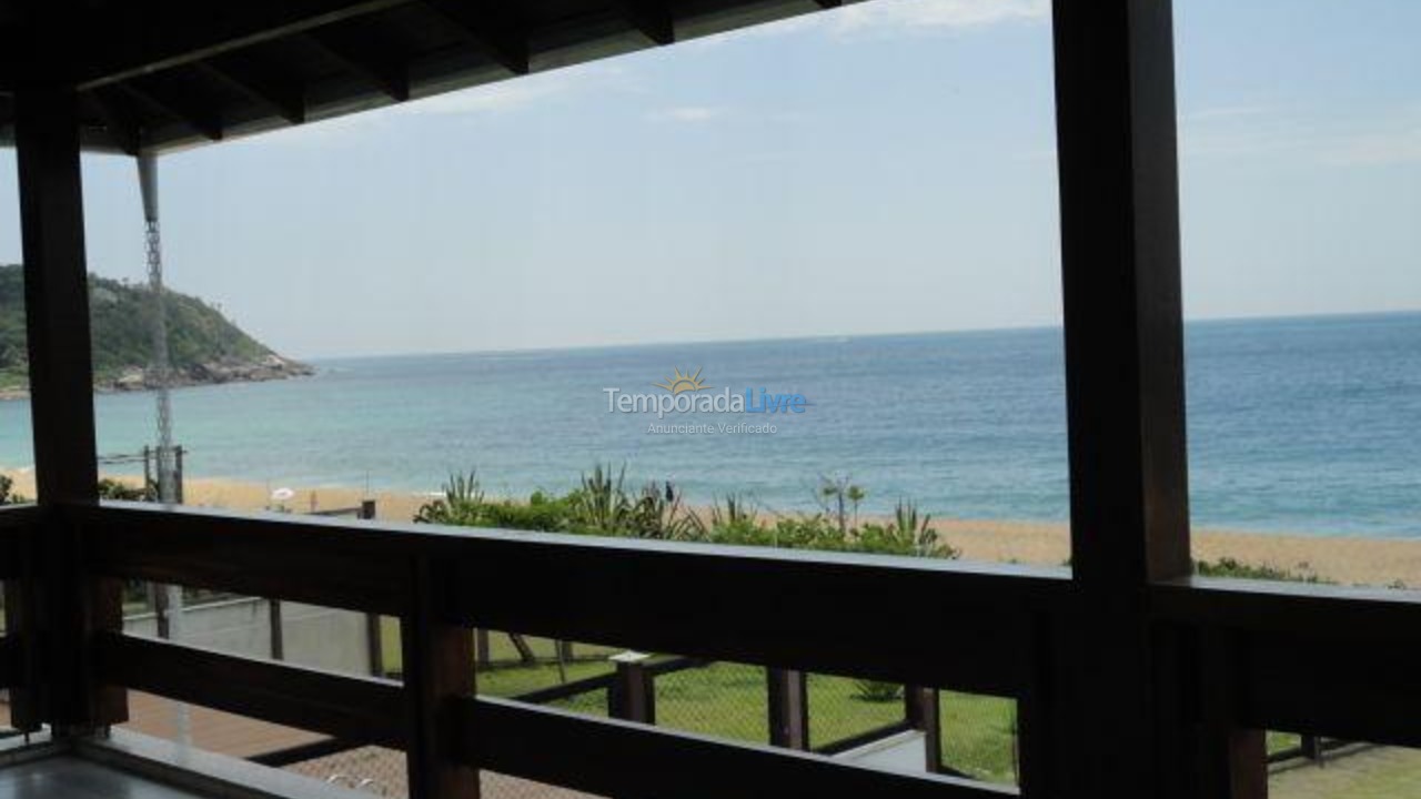 Casa para aluguel de temporada em Balneário Camboriú (Praia do Estaleirinho)