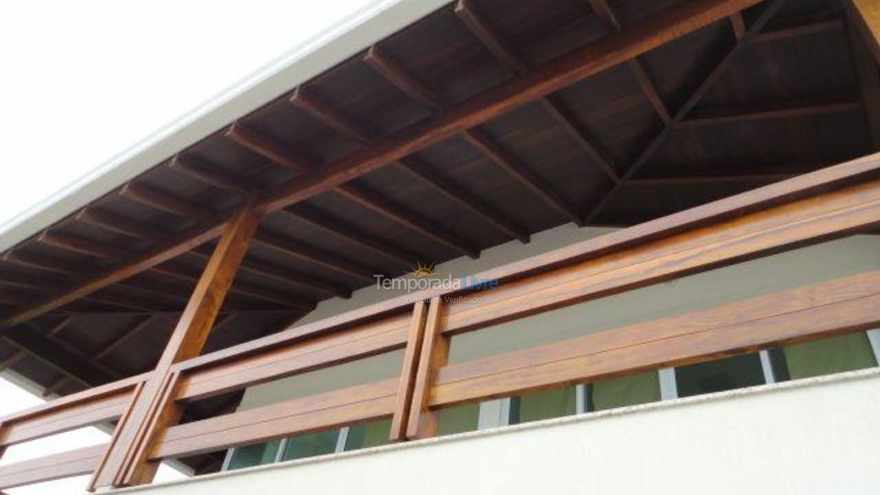 Casa para aluguel de temporada em Balneário Camboriú (Praia do Estaleirinho)