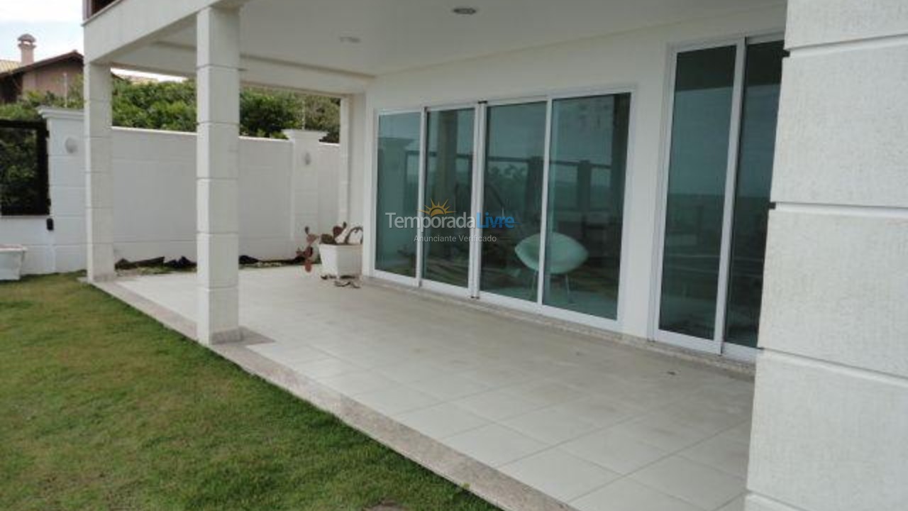 Casa para aluguel de temporada em Balneário Camboriú (Praia do Estaleirinho)