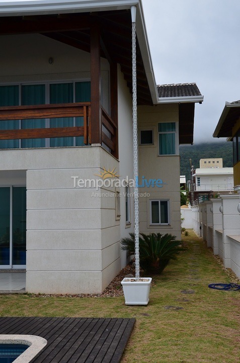 Casa para aluguel de temporada em Balneário Camboriú (Praia do Estaleirinho)