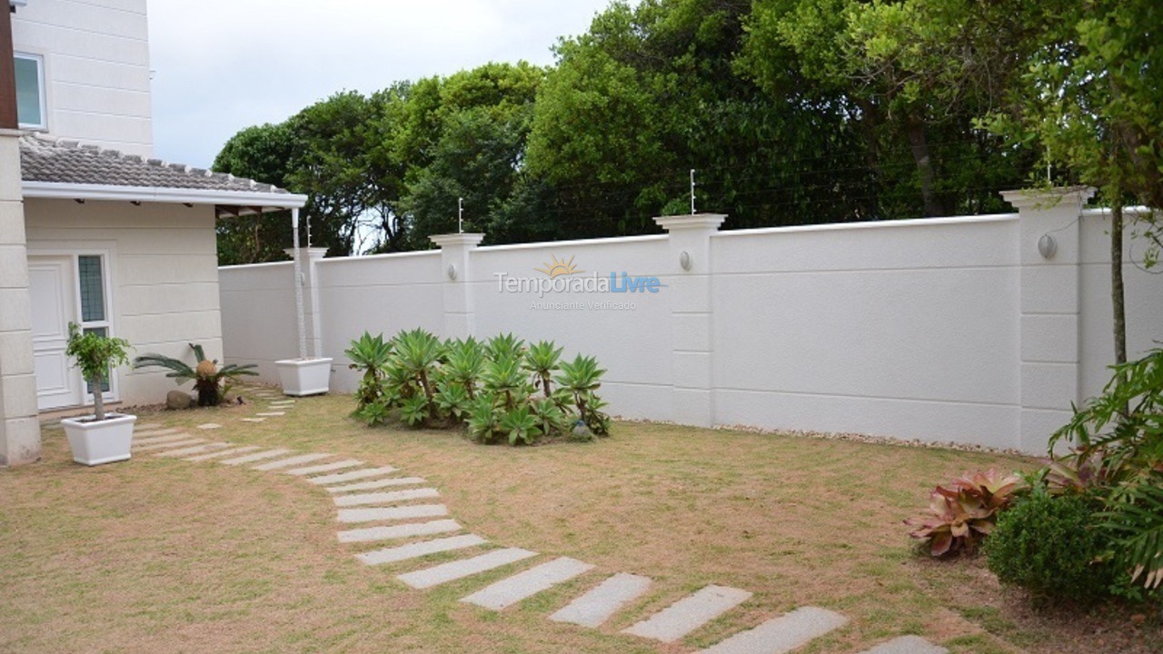 Casa para aluguel de temporada em Balneário Camboriú (Praia do Estaleirinho)