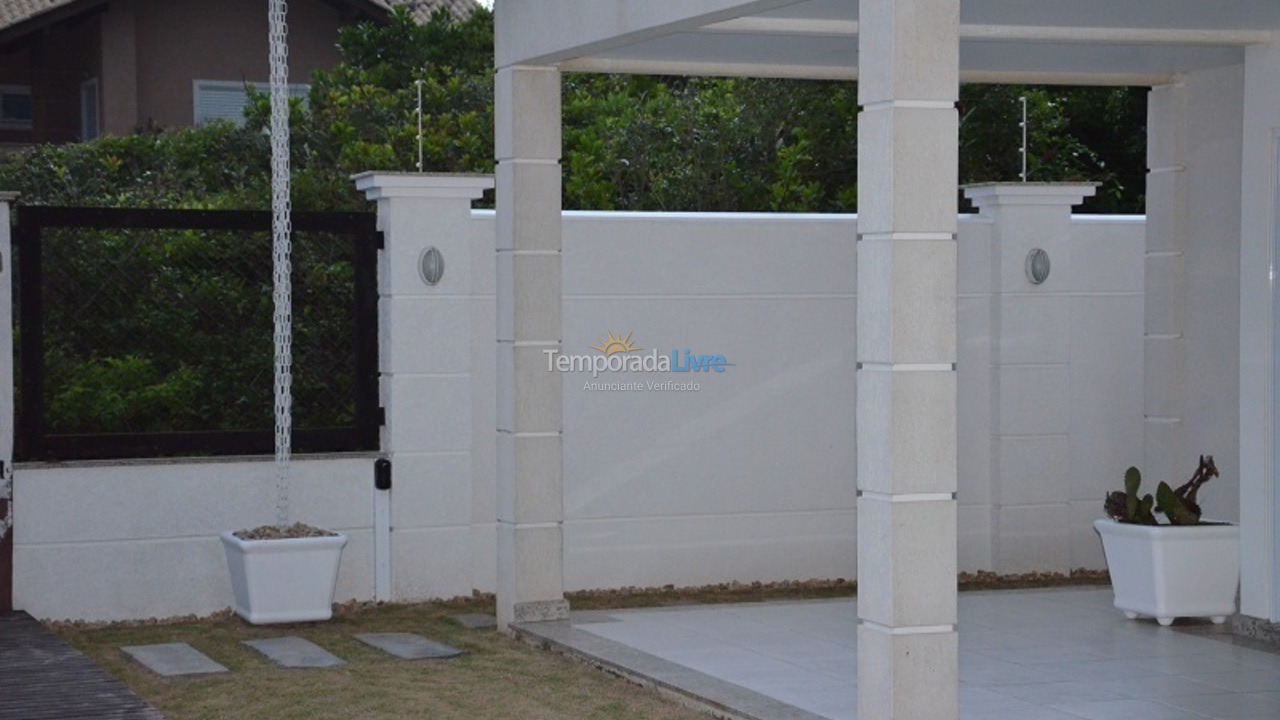 Casa para aluguel de temporada em Balneário Camboriú (Praia do Estaleirinho)