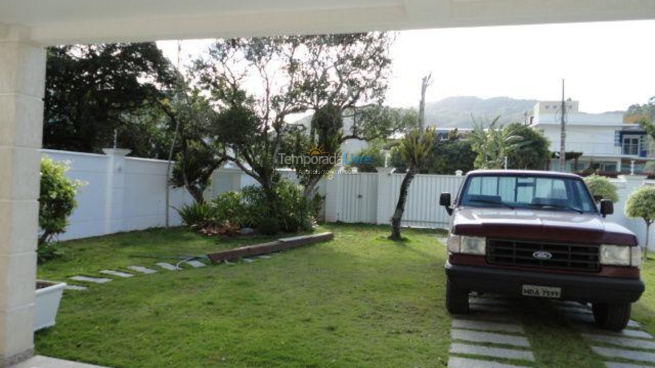 Casa para aluguel de temporada em Balneário Camboriú (Praia do Estaleirinho)