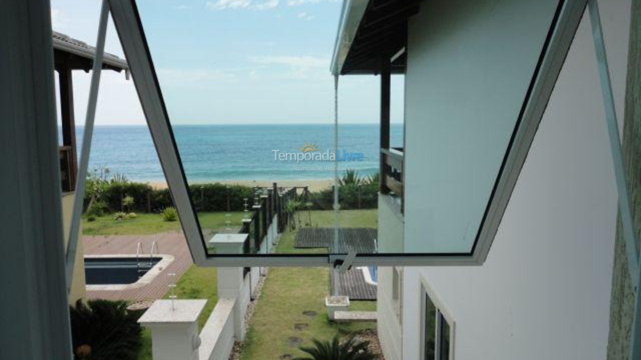 Casa para aluguel de temporada em Balneário Camboriú (Praia do Estaleirinho)
