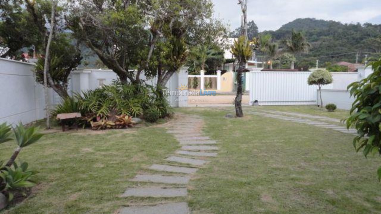 Casa para aluguel de temporada em Balneário Camboriú (Praia do Estaleirinho)