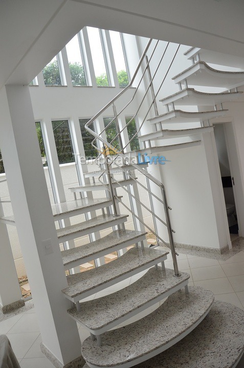 Casa para aluguel de temporada em Balneário Camboriú (Praia do Estaleirinho)