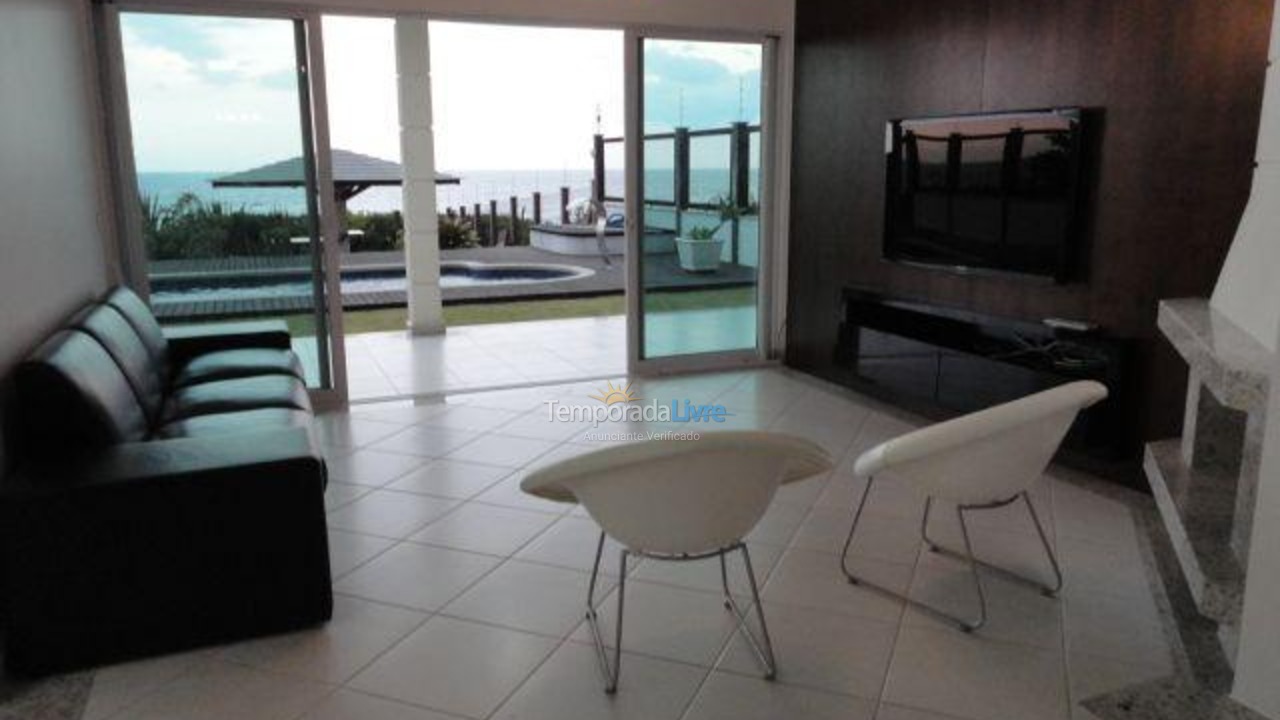 Casa para aluguel de temporada em Balneário Camboriú (Praia do Estaleirinho)