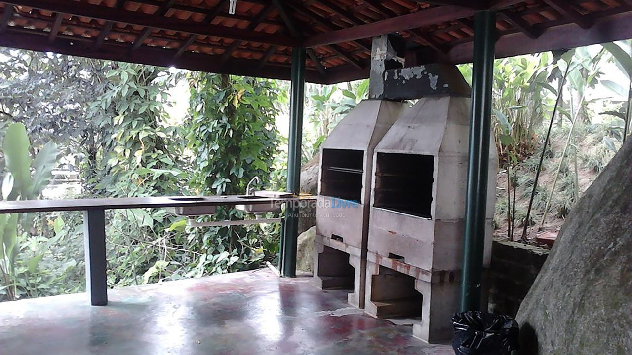 Apartamento para aluguel de temporada em Ubatuba (Praia das Toninhas)