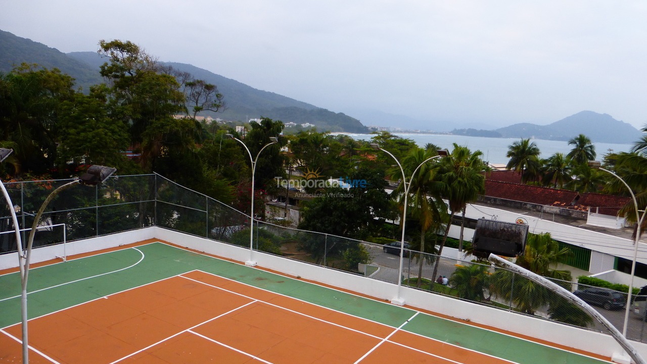 Apartamento para aluguel de temporada em Ubatuba (Praia das Toninhas)